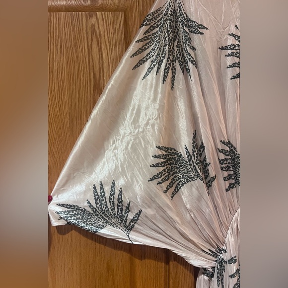 ZARA Wrinkled‎ Effect Printed Satin Maxi Dress in Ecru & Sage Green Size Medium - Picture 14 of 16